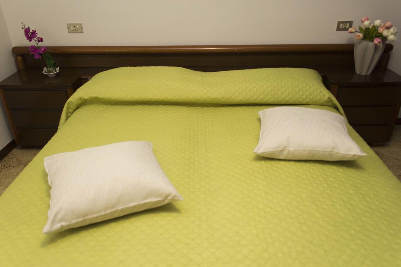 Casa Madali' - Nel Borgo Apartment Marone Luaran gambar
