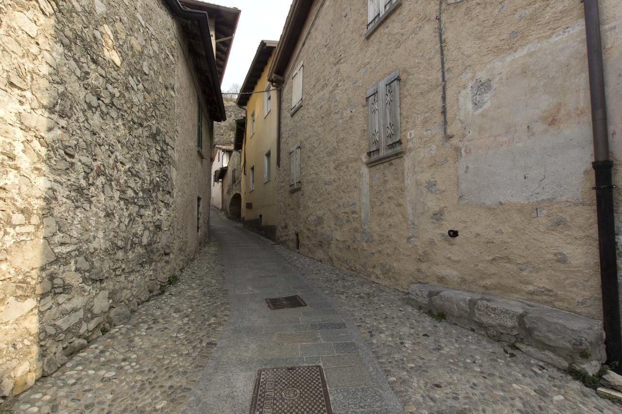 Casa Madali' - Nel Borgo Apartment Marone Luaran gambar