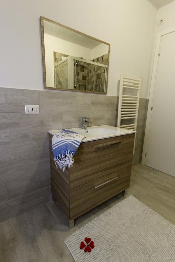 Casa Madali' - Nel Borgo Apartment Marone Luaran gambar