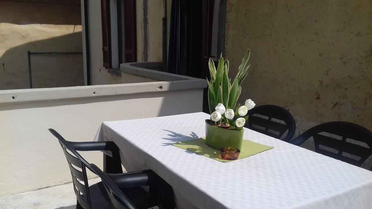 Casa Madali' - Nel Borgo Apartment Marone Luaran gambar